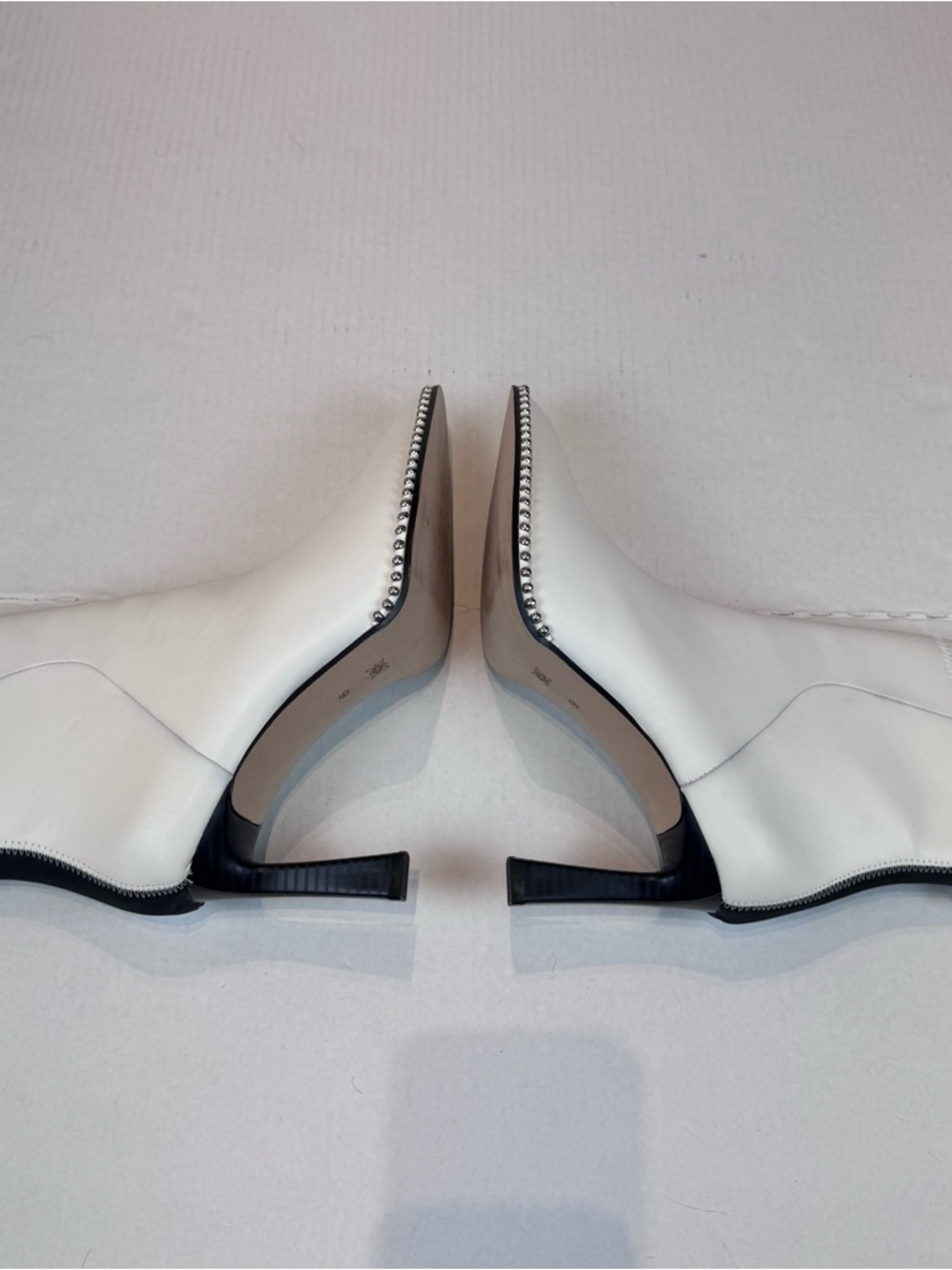 BCBGeneration Beya Pointy Toe Heeled Booties Women’s Size 9 Leather Studs White - Picture 15 of 16